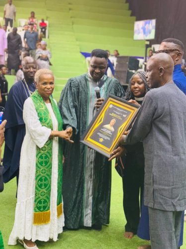 PHOTO-2025-12-09-07-17-28